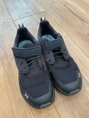 On Running Black Mesh Athletic Sneakers Size K3